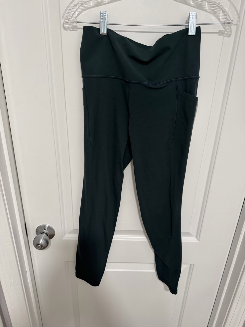 ATHLETA SALUTATION FOREST GREEN TIGHTS